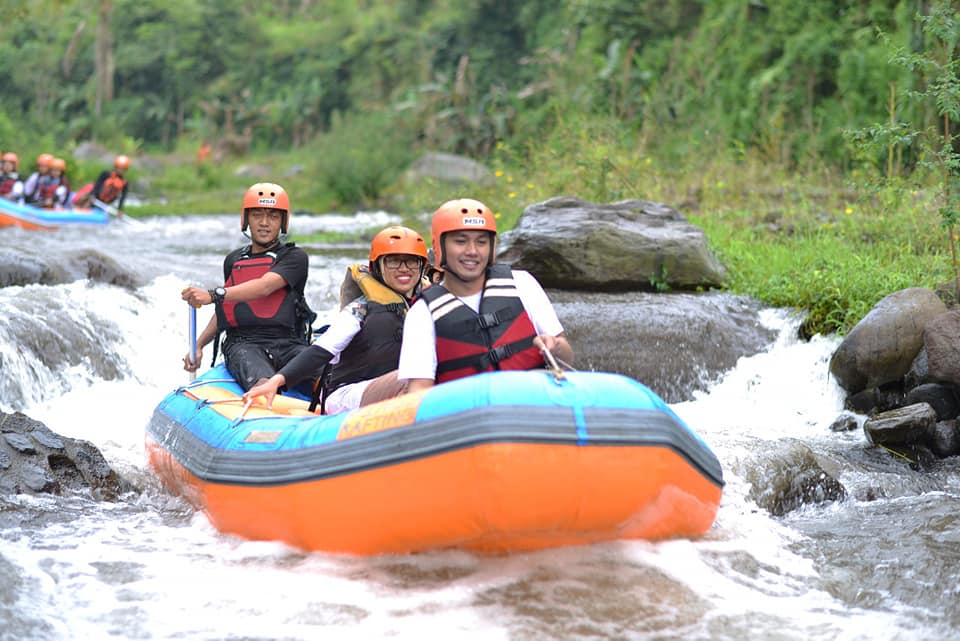 Rafting Sungai Badeng